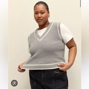 💕3/$25💕 Penningtons Grey Sweater Vest